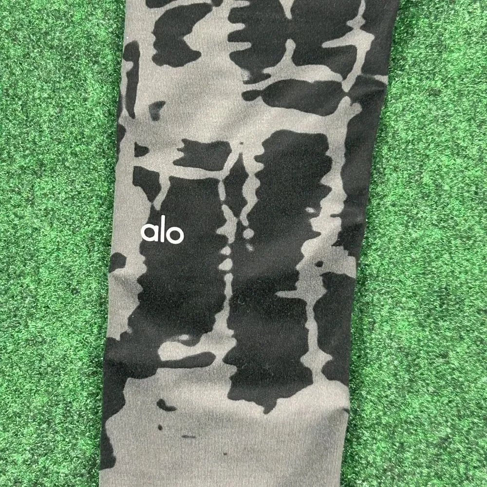Alo Womens XS Air Brush Tie Dye Full Length Leggings Black‎ Gray